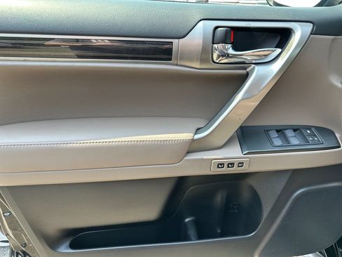 Used 2023 Lexus GX 460 Premium w/ Premium Package AWD/4WD image 16