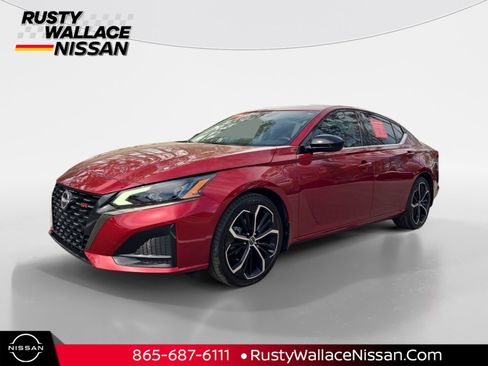 Used 2024 Nissan Altima 2.5 SR w/ SR Premium Package image 1