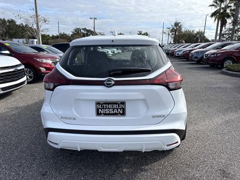 Certified 2025 Nissan Kicks Play S image 5