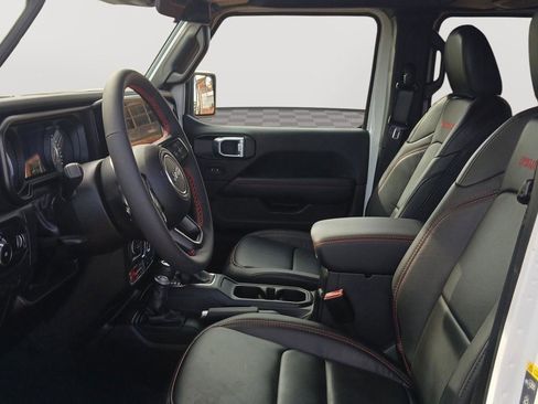 Used 2024 Jeep Wrangler Unlimited Rubicon w/ Capability Package image 11