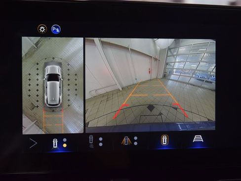 New 2026 Chevrolet Equinox LT w/ Safety and Technology Package FWD image 44