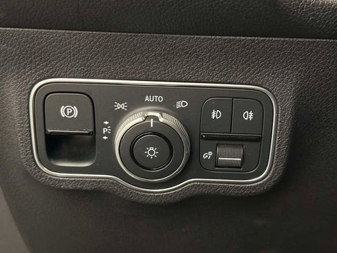 Certified 2022 Mercedes-Benz GLB 250 4MATIC image 21