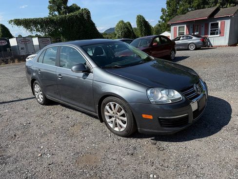 Used 2010 Volkswagen Jetta SE FWD image 6