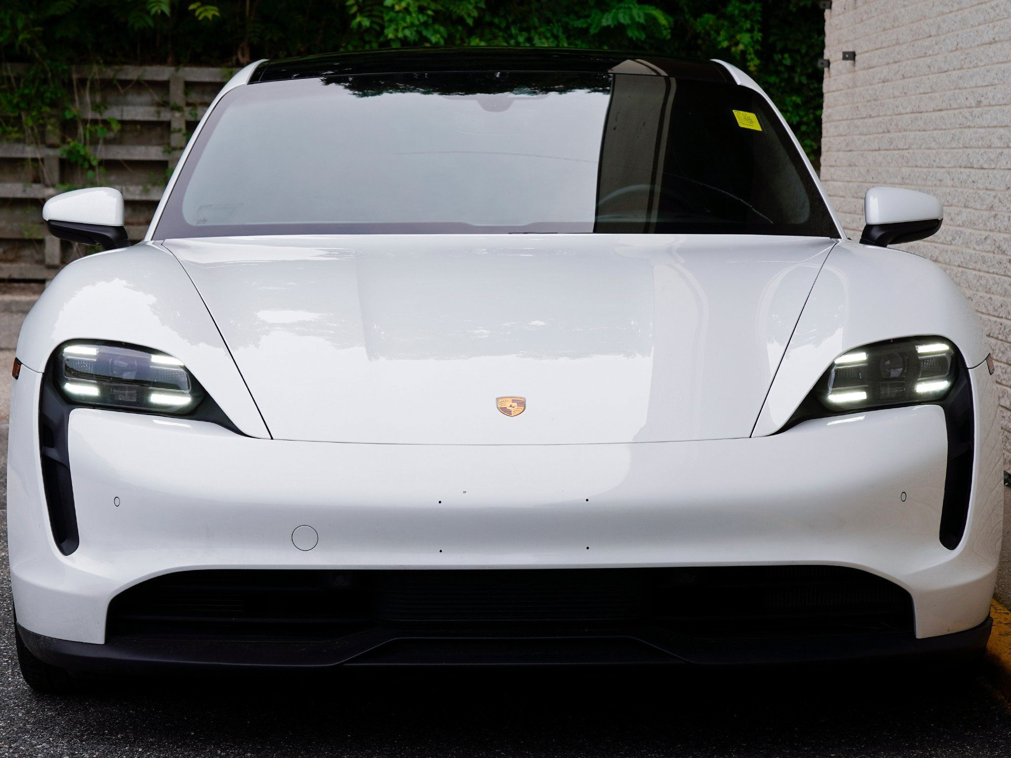 Used 2022 Porsche Taycan RWD image 9