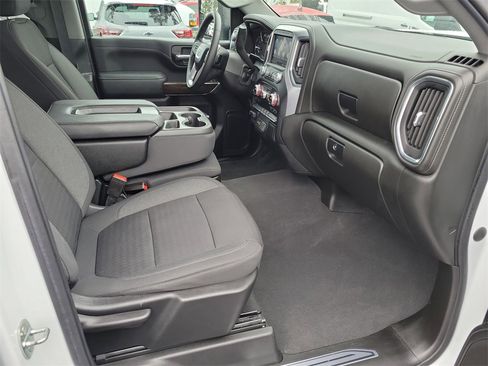 Used 2022 GMC Sierra 2500 SLE w/ SLE Value Package; image 17