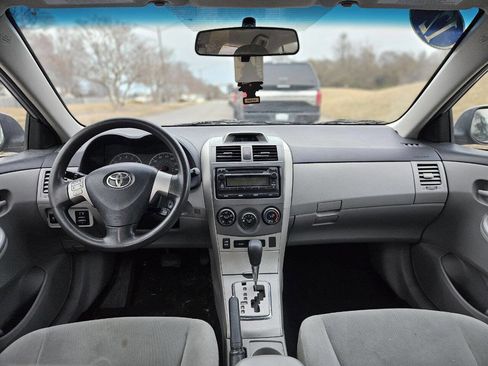 Used 2012 Toyota Corolla LE image 17