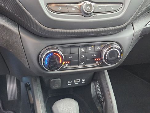 Used 2023 Chevrolet TrailBlazer LT AWD/4WD image 24