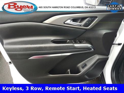 Used 2025 Chevrolet Traverse LT image 11