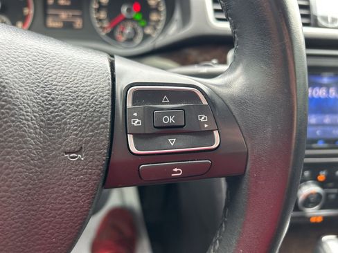 Used 2015 Volkswagen Passat 1.8T SEL Premium image 29