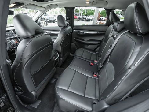 Used 2025 INFINITI QX50 Luxe image 30