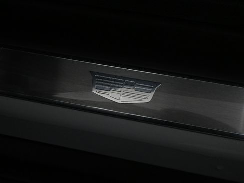 Used 2023 Cadillac XT6 Premium Luxury w/ Technology Package FWD image 16