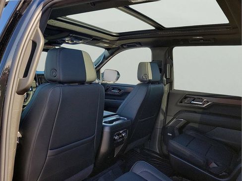 Used 2026 GMC Yukon XL Denali w/ Sun & Power Step Package AWD/4WD image 11