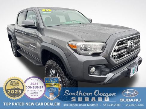 Used 2016 Toyota Tacoma TRD Off-Road w/ Towing Package image 1