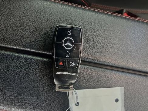Used 2021 Mercedes-Benz GLB 35 AMG 4MATIC image 33