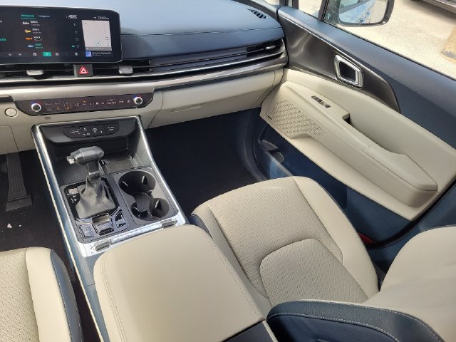 Used 2025 Kia Carnival SX Prestige FWD image 18