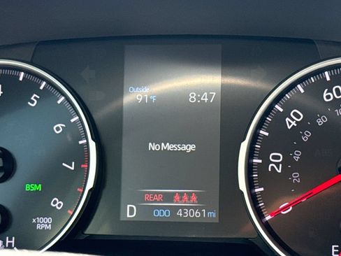 Used 2021 Toyota RAV4 XLE Premium FWD image 30