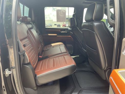 Used 2024 GMC Sierra 2500 Denali Ultimate AWD/4WD image 32