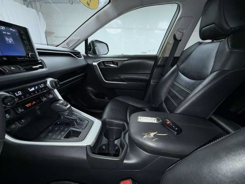 Used 2021 Toyota RAV4 XLE Premium AWD/4WD image 22