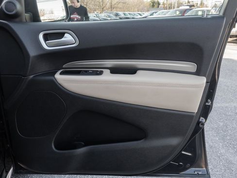 Used 2019 Dodge Durango SXT image 27