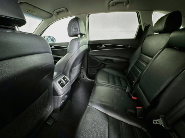 Used 2017 Kia Sorento FWD image 22
