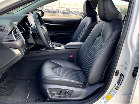 Used 2023 Toyota Camry SE FWD image 8