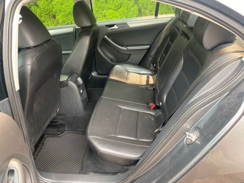 Used 2018 Volkswagen Jetta SE FWD image 19