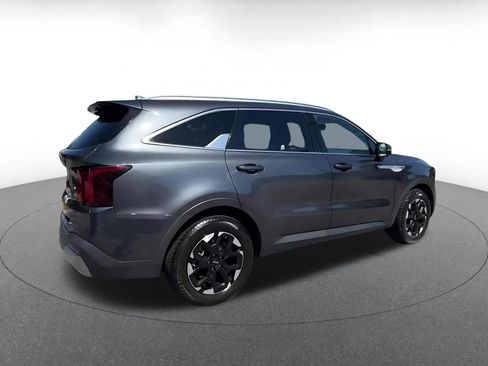 Used 2024 Kia Sorento S FWD image 13