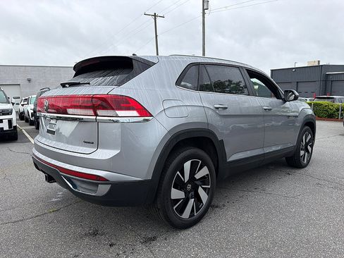 Used 2024 Volkswagen Atlas Cross Sport SE AWD/4WD image 4