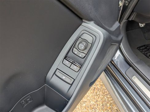 Used 2025 Toyota GR86 Premium image 11