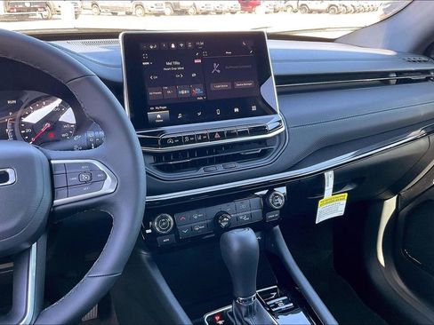 New 2026 Jeep Compass Latitude image 7