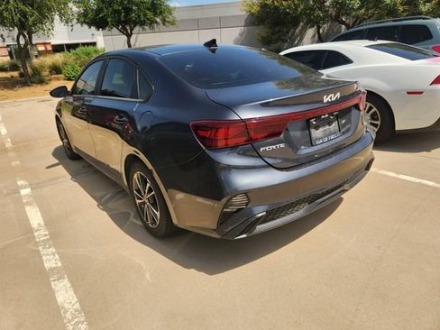 Used 2022 Kia Forte LXS FWD image 3