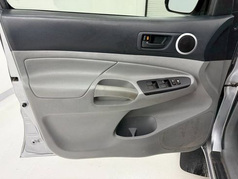 Used 2014 Toyota Tacoma PreRunner image 28