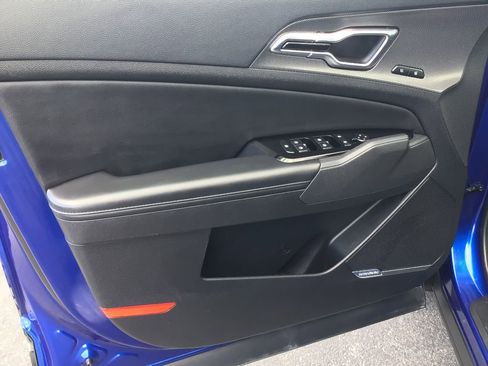 Certified 2024 Kia Sportage SX image 7