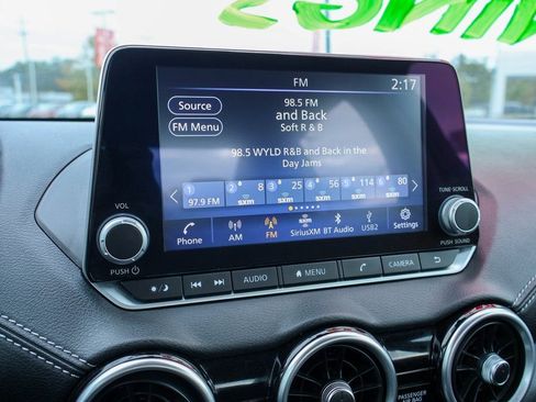 Used 2023 Nissan Sentra SV image 3