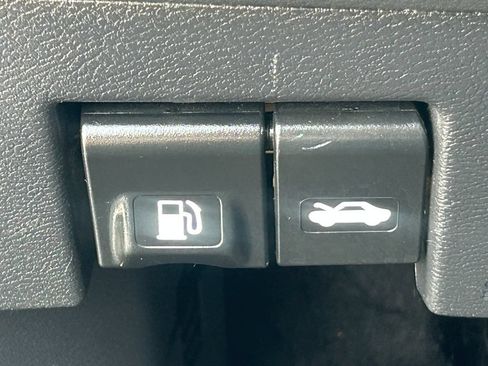Used 2021 Nissan Kicks SV FWD image 24