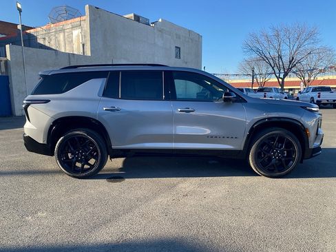 New 2026 Chevrolet Traverse RS w/ LPO, Floor Liner Package FWD image 5