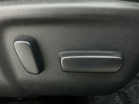 Used 2016 Toyota Avalon Limited w/ Toyota Safety Sense Package FWD image 43