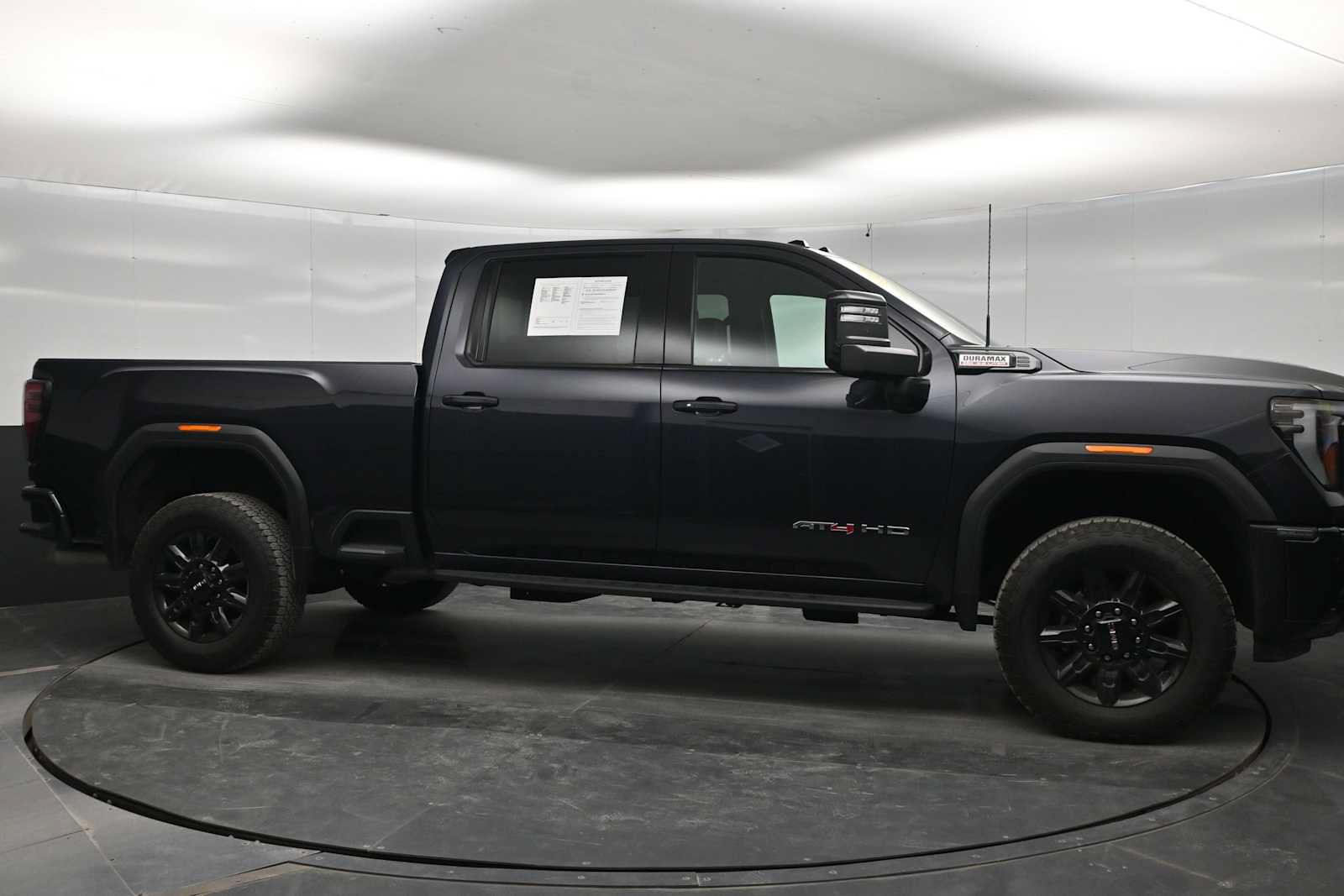 Used 2024 GMC Sierra 2500 AT4 w/ AT4 Premium Plus Package AWD/4WD image 9