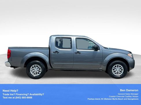 Used 2017 Nissan Frontier SV w/ SV Value Truck Package AWD/4WD image 4