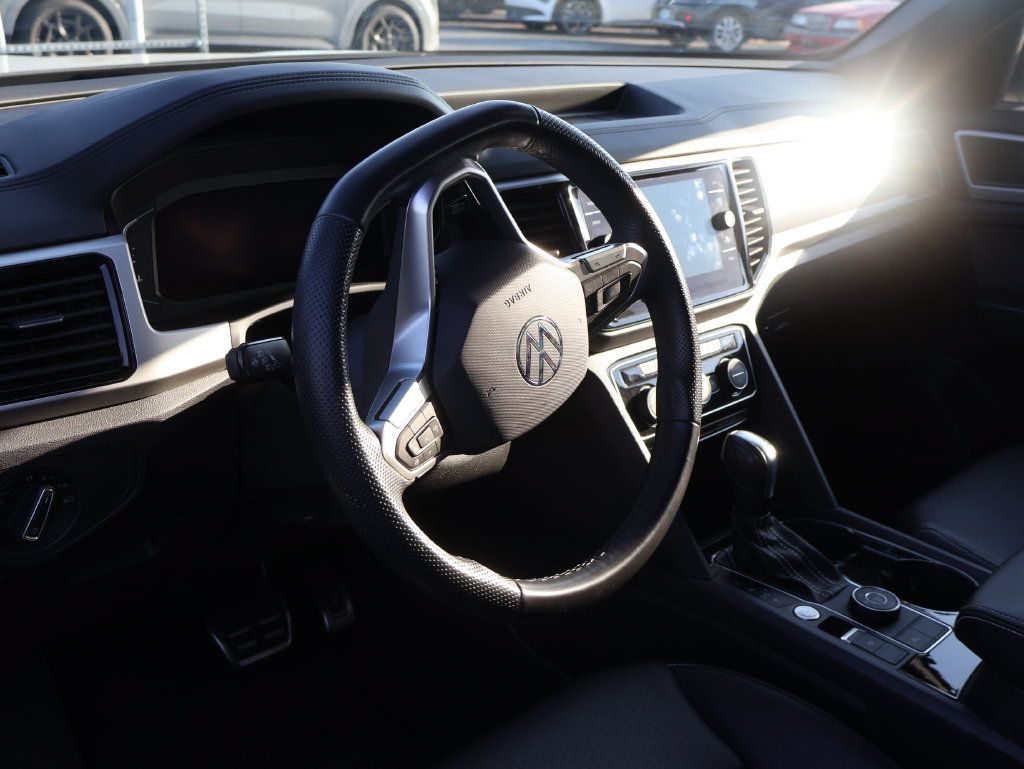 Used 2023 Volkswagen Atlas Cross Sport SEL R-Line AWD/4WD image 11