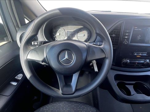 Used 2022 Mercedes-Benz Metris image 6
