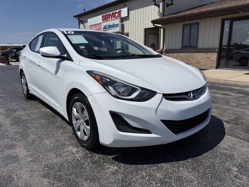 Used 2016 Hyundai Elantra SE FWD image 2