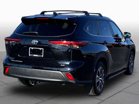 Used 2023 Toyota Highlander XLE FWD image 13