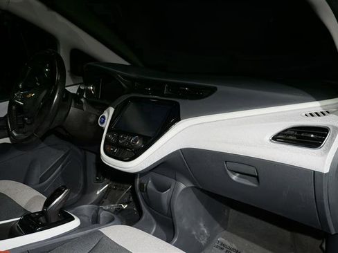 Used 2020 Chevrolet Bolt LT image 18