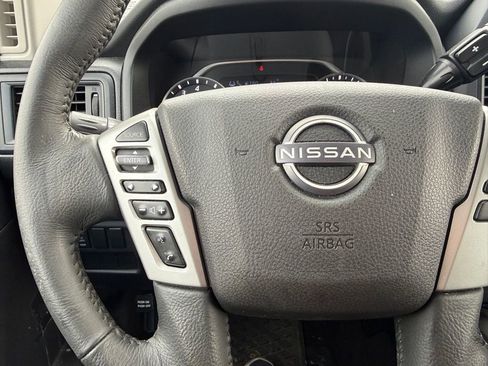Used 2024 Nissan Titan SV w/ SV Convenience Package image 12