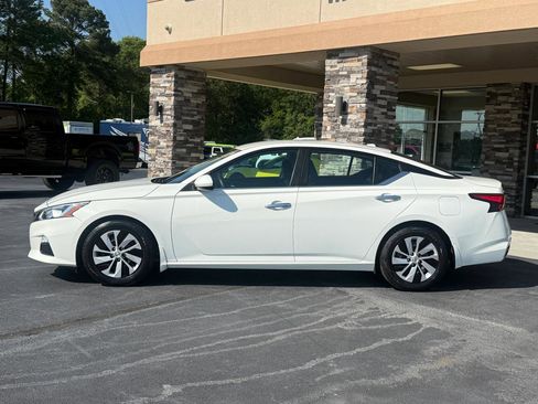 Used 2020 Nissan Altima 2.5 S w/ Driver Assist Package image 2