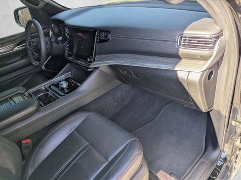 Used 2022 Jeep Wagoneer Series III image 23