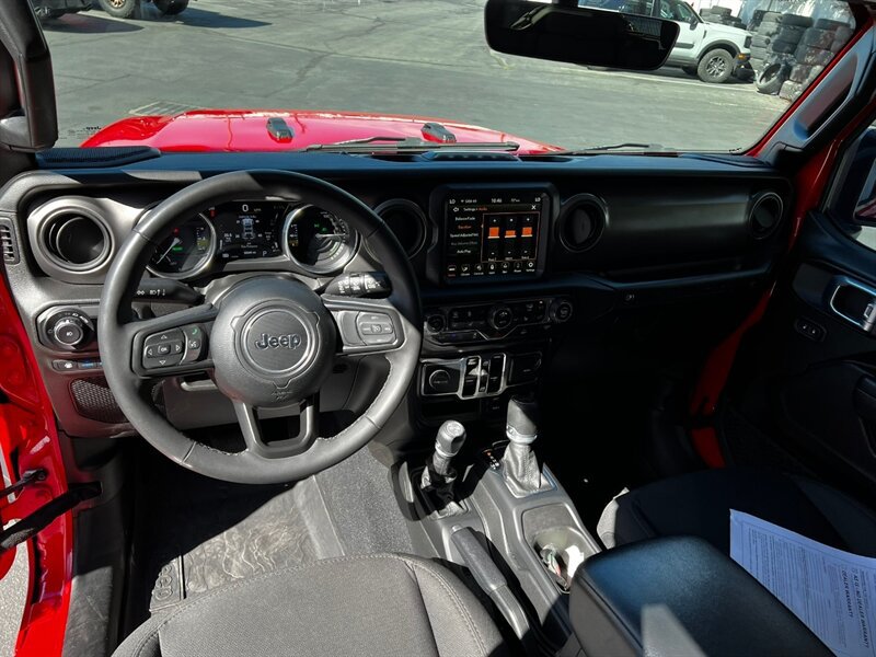 Used 2023 Jeep Wrangler Unlimited w/ Cold Weather Group AWD/4WD image 20