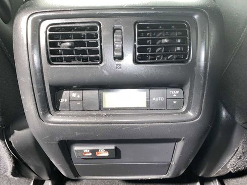 Used 2019 Nissan Pathfinder S AWD/4WD image 24