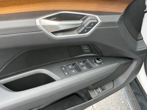 Certified 2022 Audi e-tron GT Premium Plus image 22